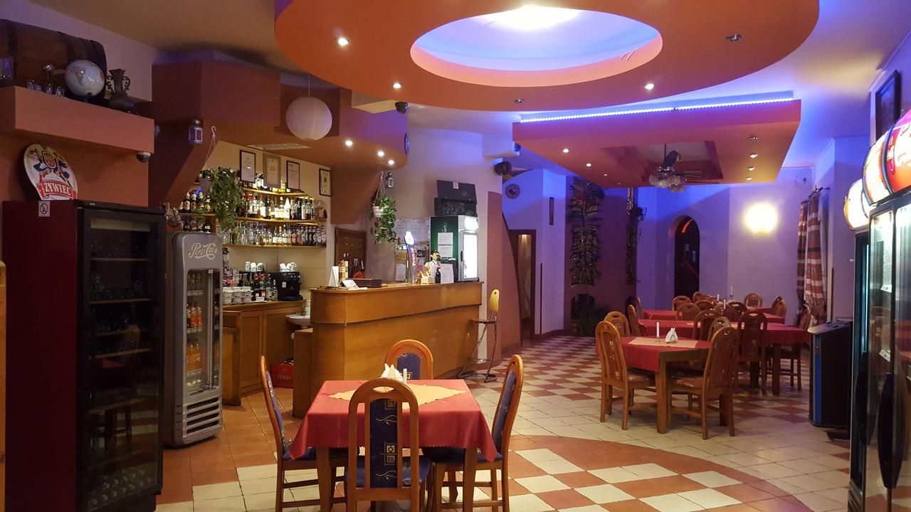 Zajazd Miechus Miechów Exterior foto